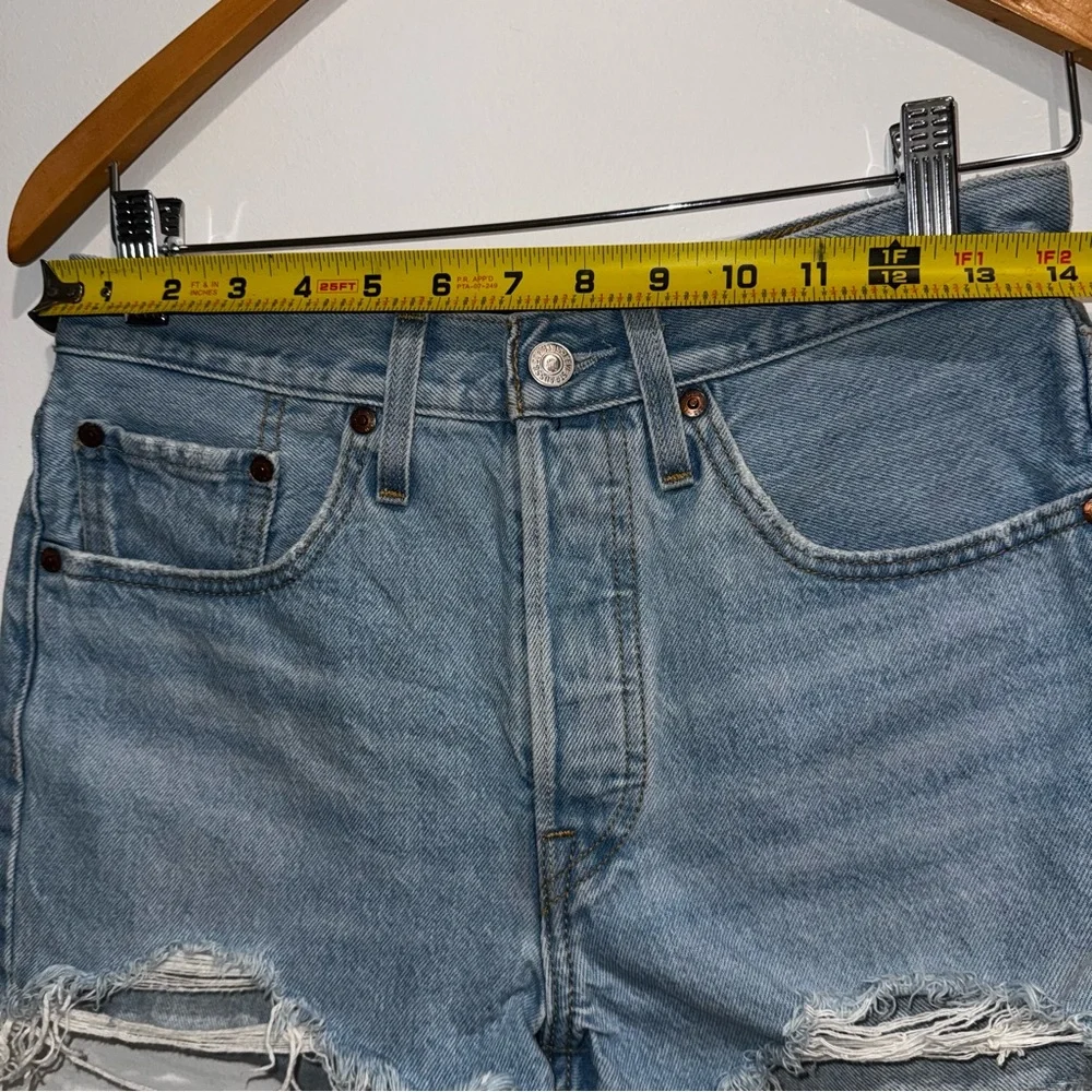 Levi’s Premium 501 Original Fit High Rise Womens Light Wash Denim Shorts Size 26 - Picture 10 of 15